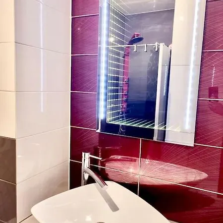 Nowoczesny Na Pradze *